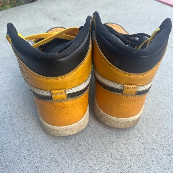 Nike Air Jordan Retro High OG yellow taxis men 7.5 black 555088-711 - Picture 3 of 7